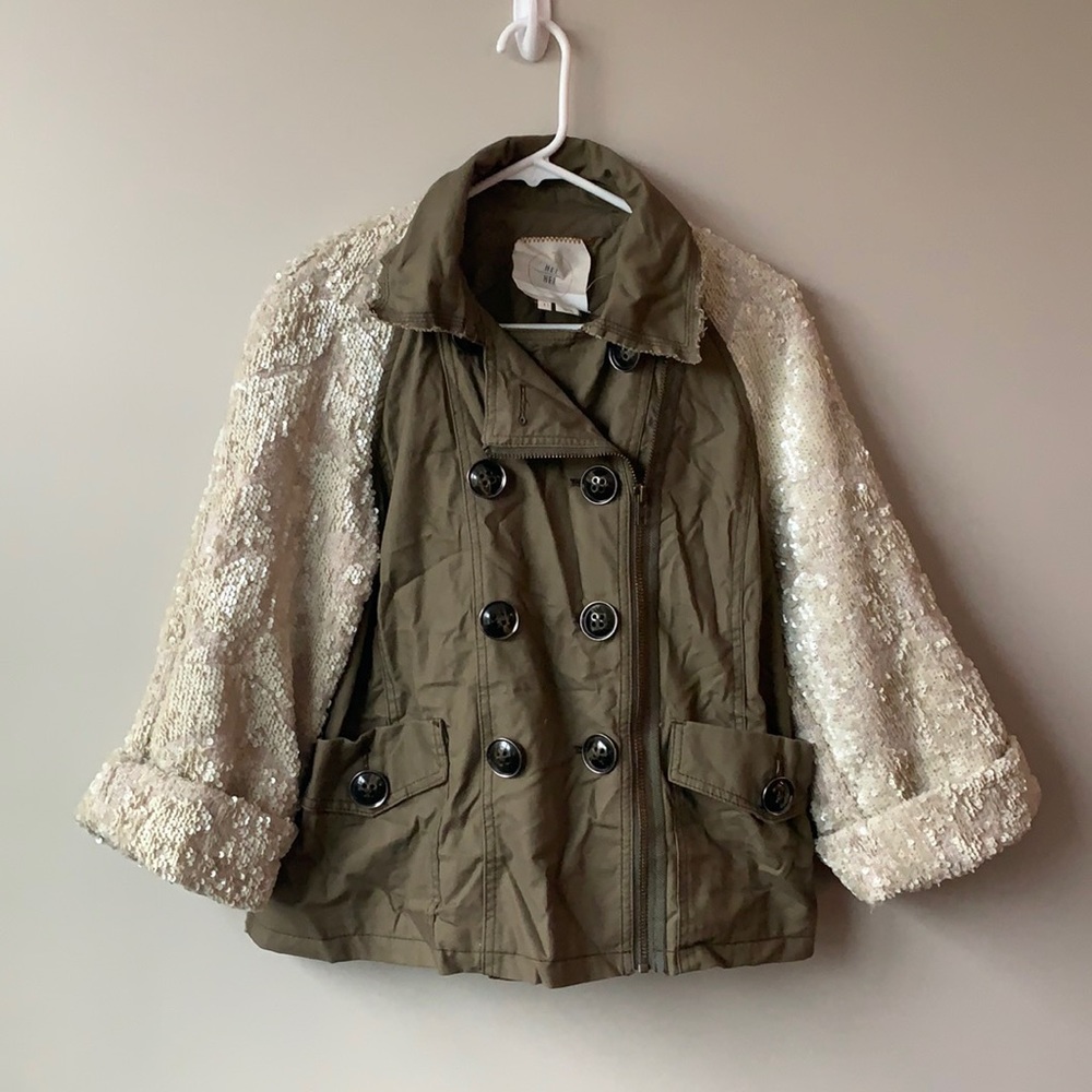 Three quarter sleeve jacket